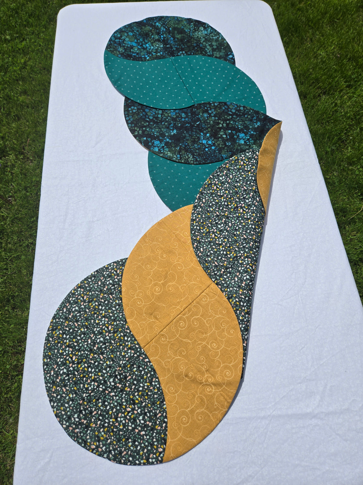 Reversible Twist Table Runner–Long