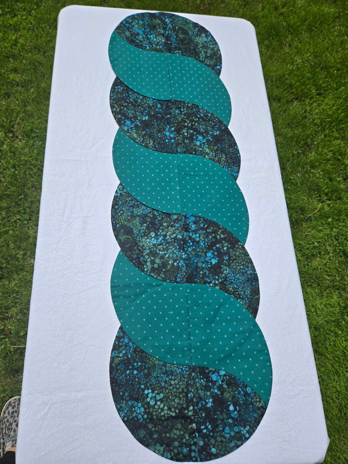 Reversible Twist Table Runner–Long