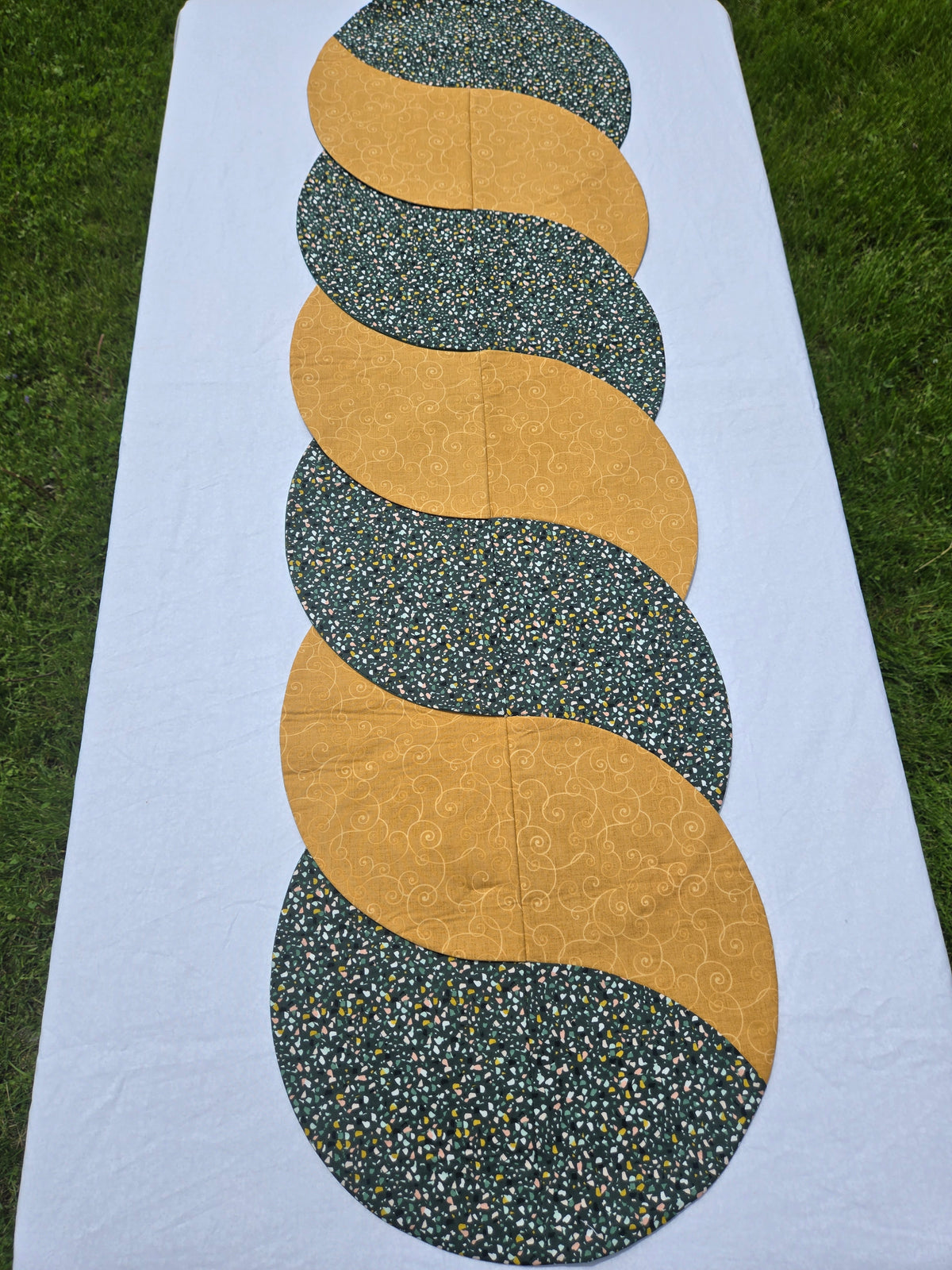 Reversible Twist Table Runner–Long