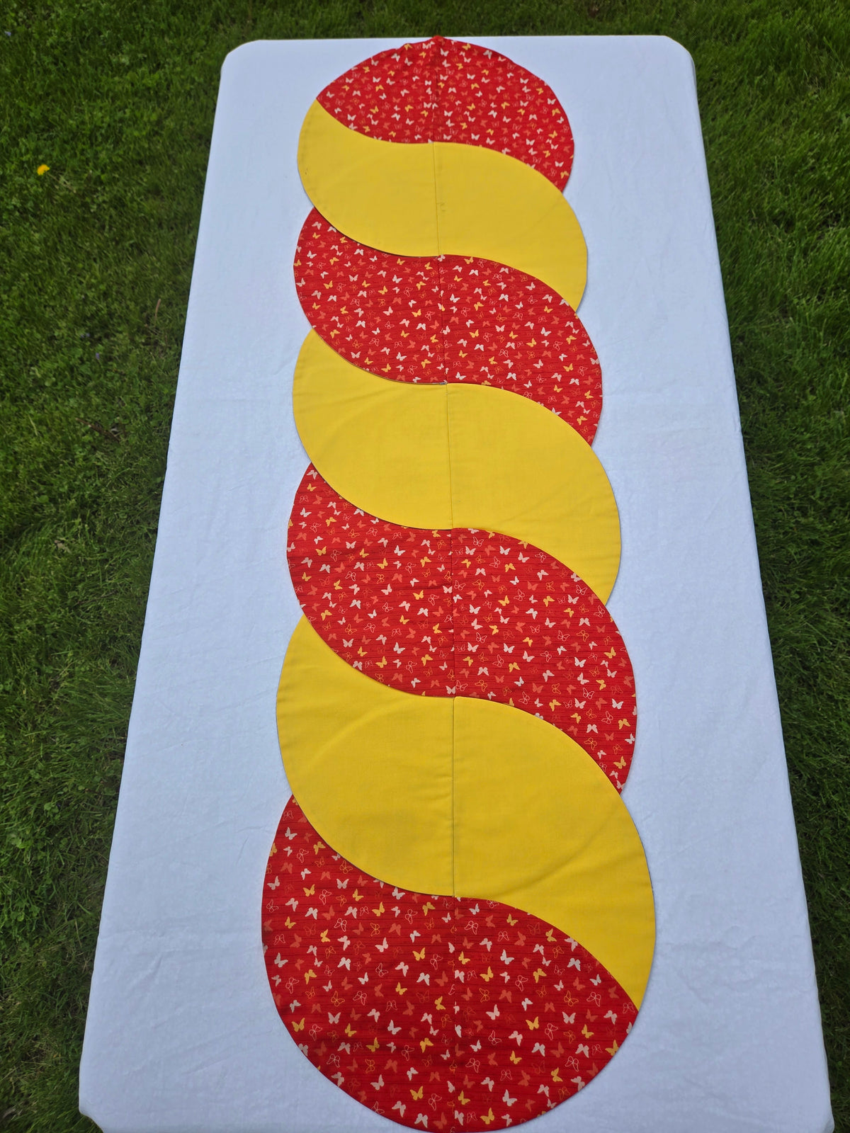 Reversible Twist Table Runner–Long