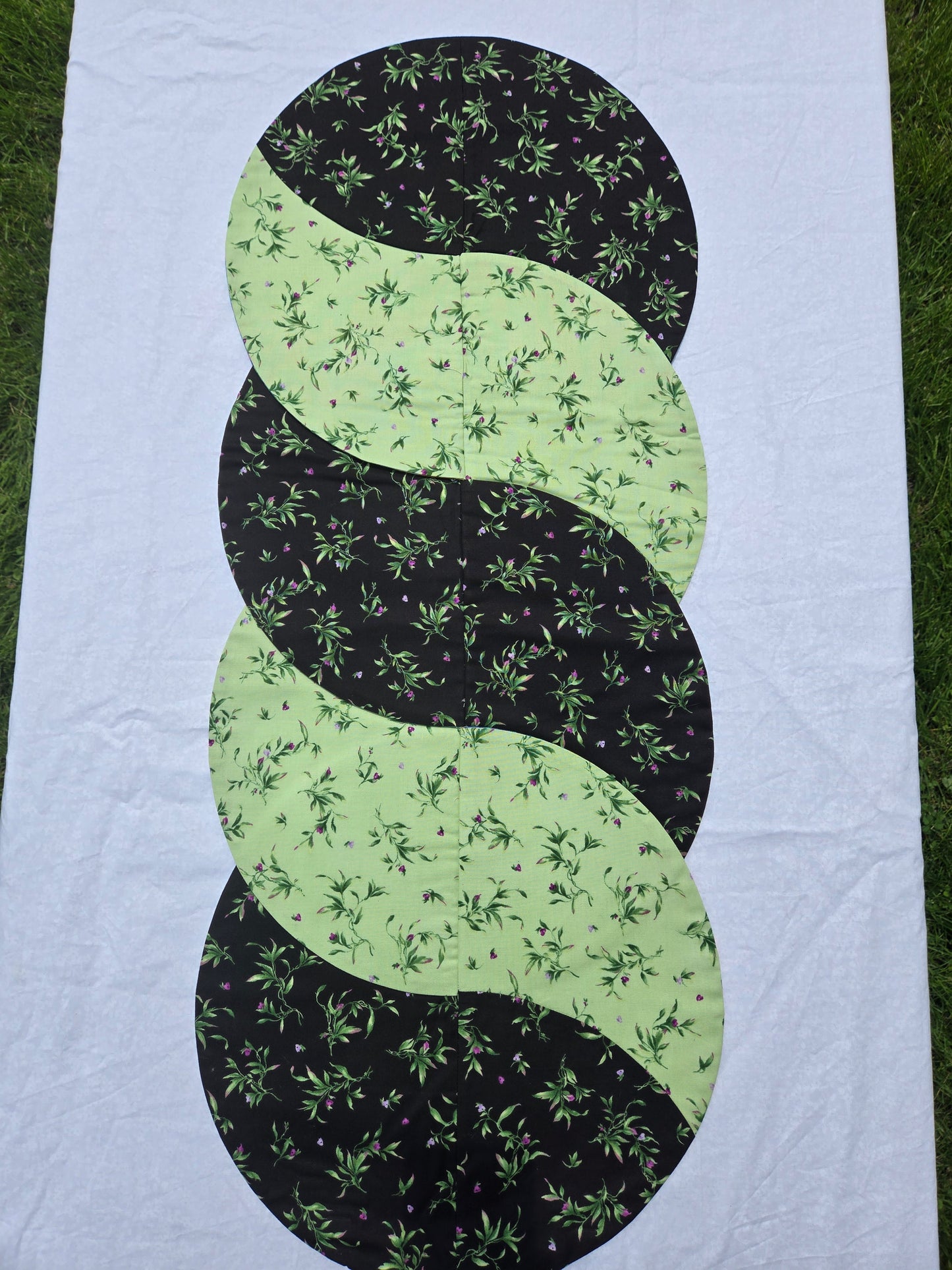 Reversible Twist Table Runner