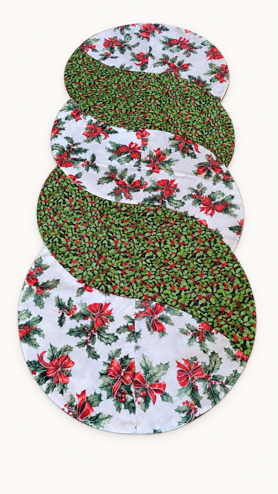 Christmas Holly/ Santa–Reversible Twist Table Runner